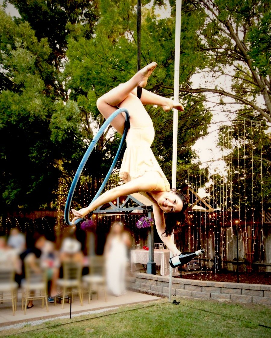 Aerial champagne pour